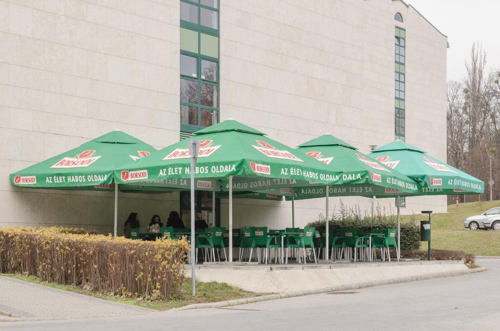 Uni-Hotel Diakotthon Мишкольц Экстерьер фото